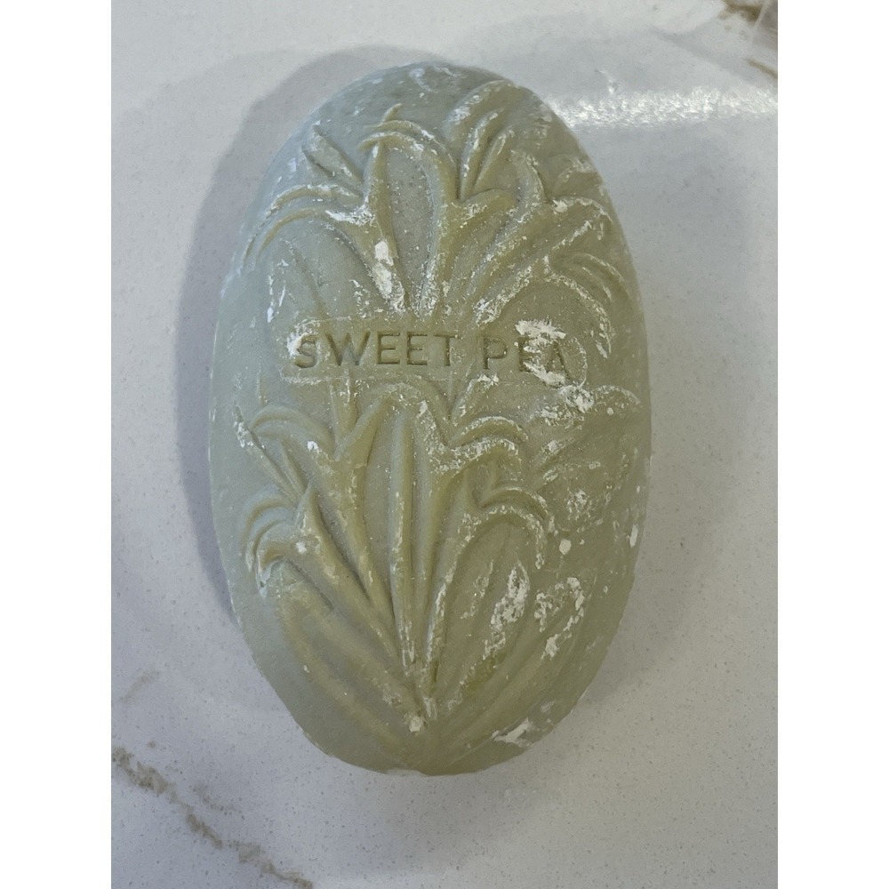 Vintage Fleurs Deluxe Cold Cream Bar‎ Soap Sweet Pea 2.75 oz Flaroma Etched
